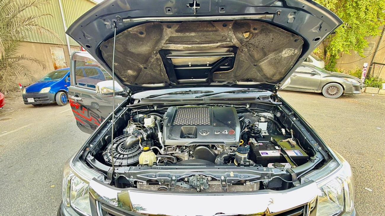 Toyota Hilux SMART CAB | MANUAL TRANSMISISON | 3.0L DIESEL | 4X4 SPORTS BAR | RHD