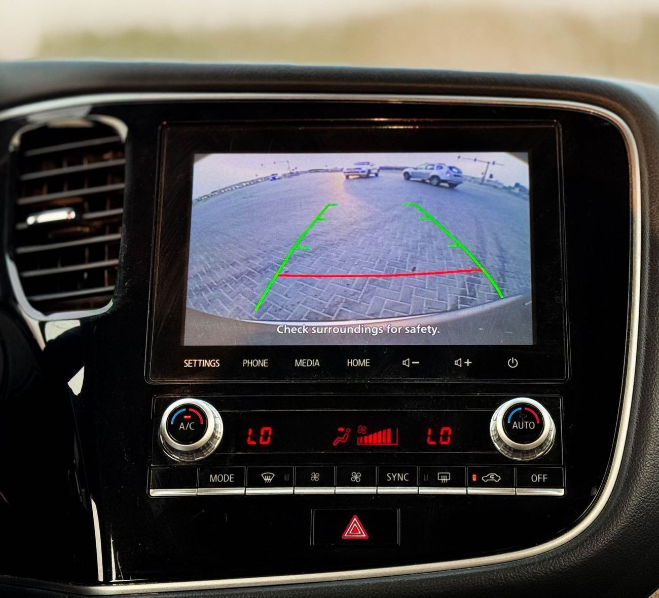 Mitsubishi Outlander GLS 3.0L Mitsubishi Outlander 2022 GCC 2.4L accident-free original paint in excellent condition 923