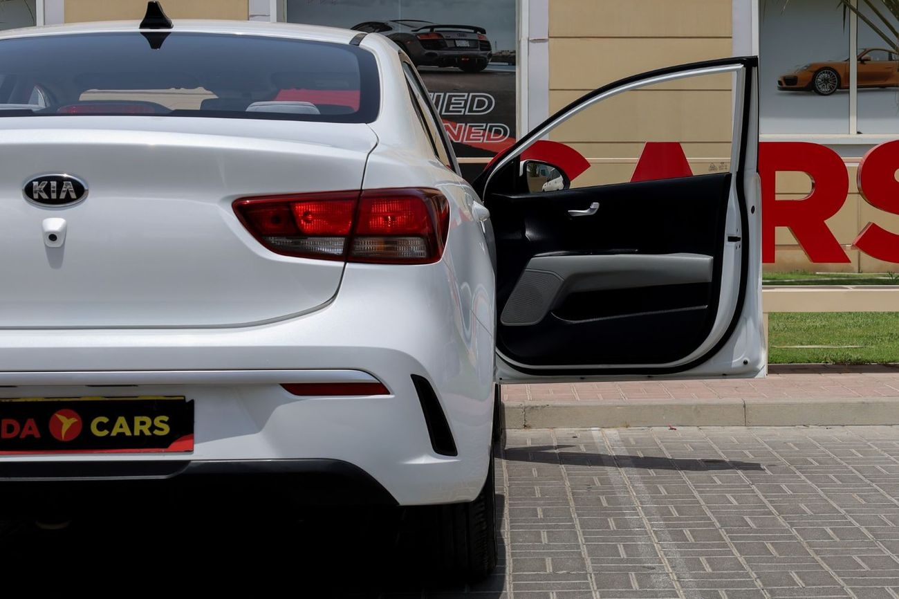 Kia Rio Kia Rio 2021 GCC under Agency Warranty with Flexible Down-Payment.