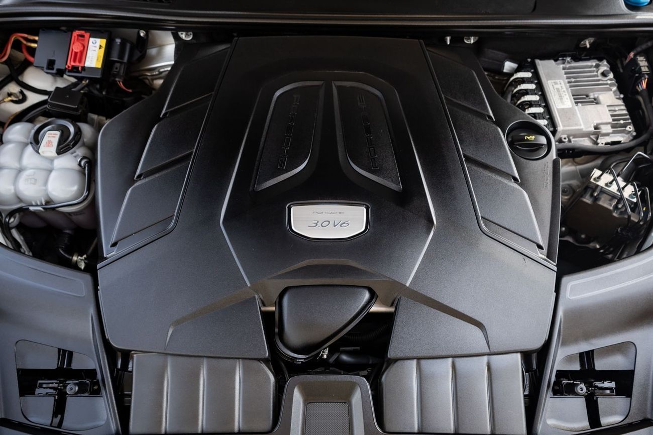 Porsche Cayenne Base Coupe