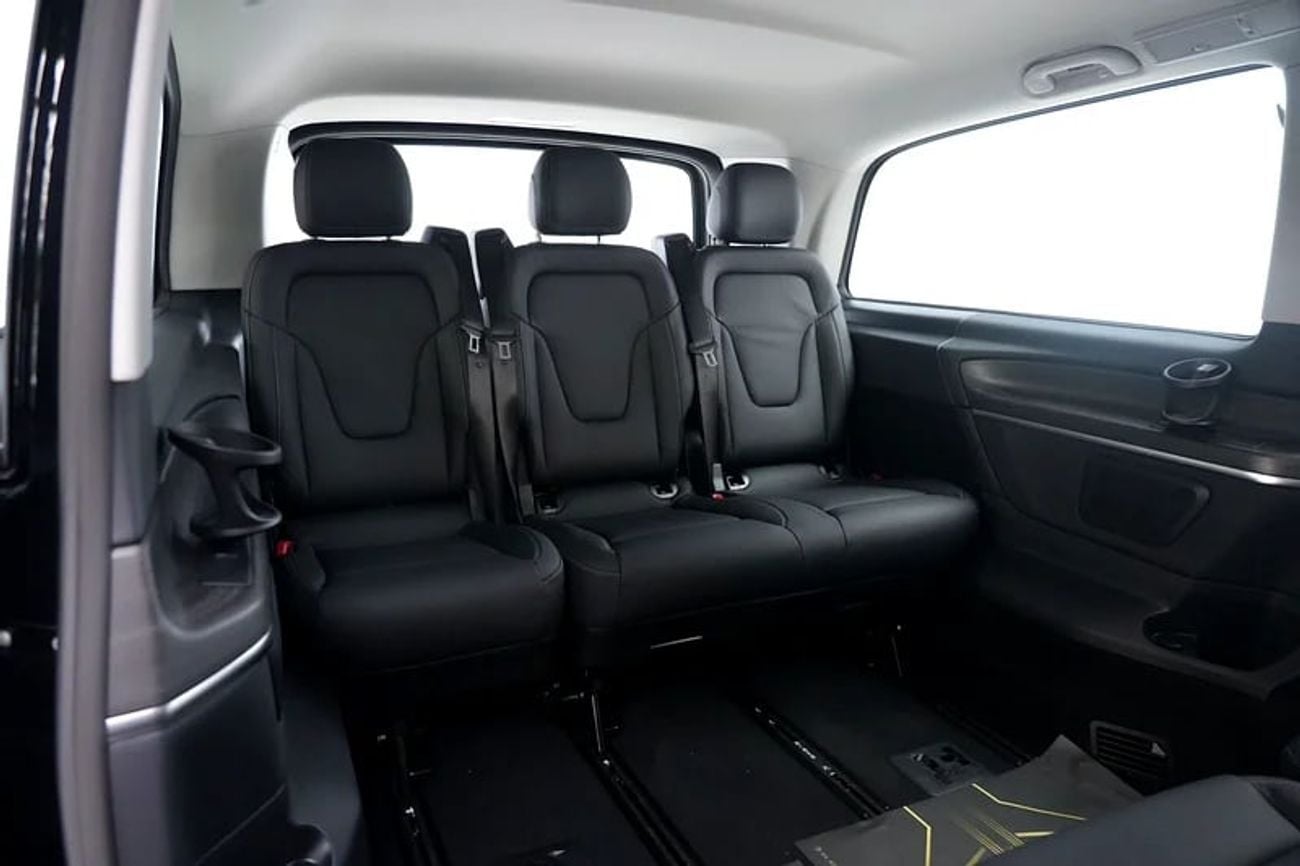 Mercedes-Benz V 300 V300 AVANTGARDE | GCC 0km | Agency Warranty | 360 View | 64 colors Ambeint Lights
