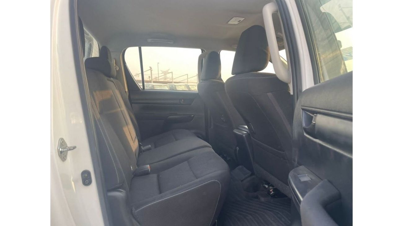 تويوتا هيلوكس 2021 Toyota Hilux Deisel - 2.8L V4 - Right Hand Drive UAE PASS