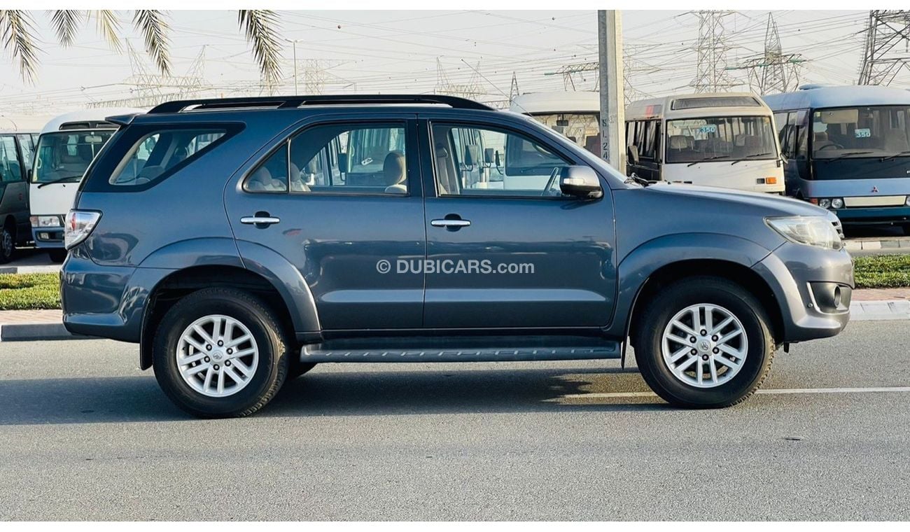 تويوتا فورتونر SR5