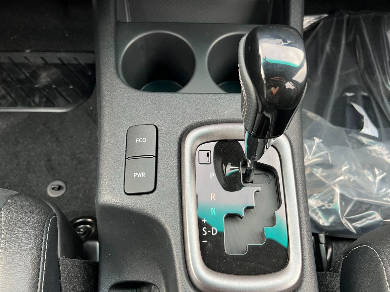 تويوتا هيلوكس EXPORT ONLY - Toyota Hilux GR sport 2025