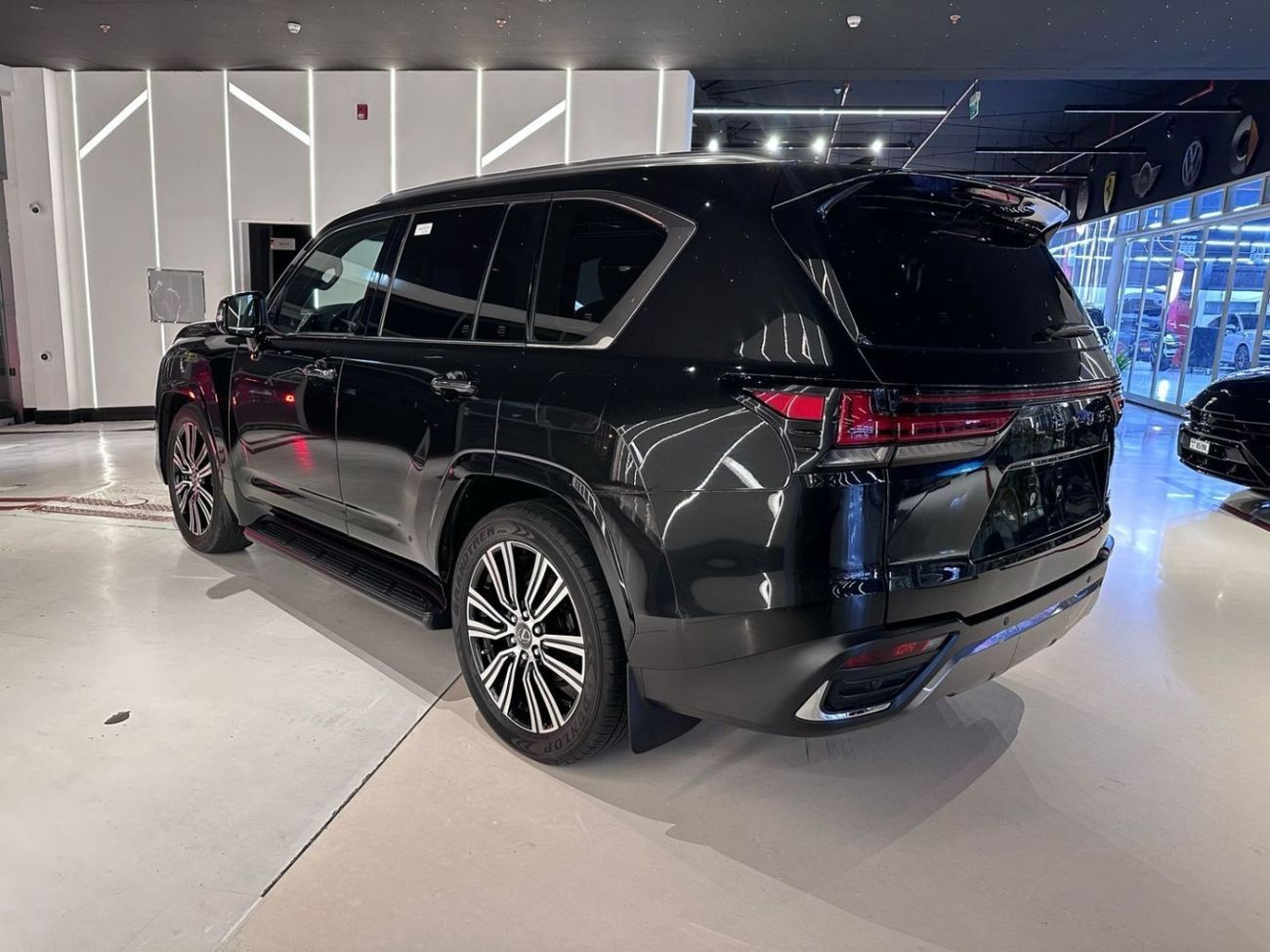 لكزس LX 600 Signature 3.5L ( CYL) 2022 LEXUS LX600 SIGNATURE / GCC / AL FUTTAIM WARRANTY AND SERVICE