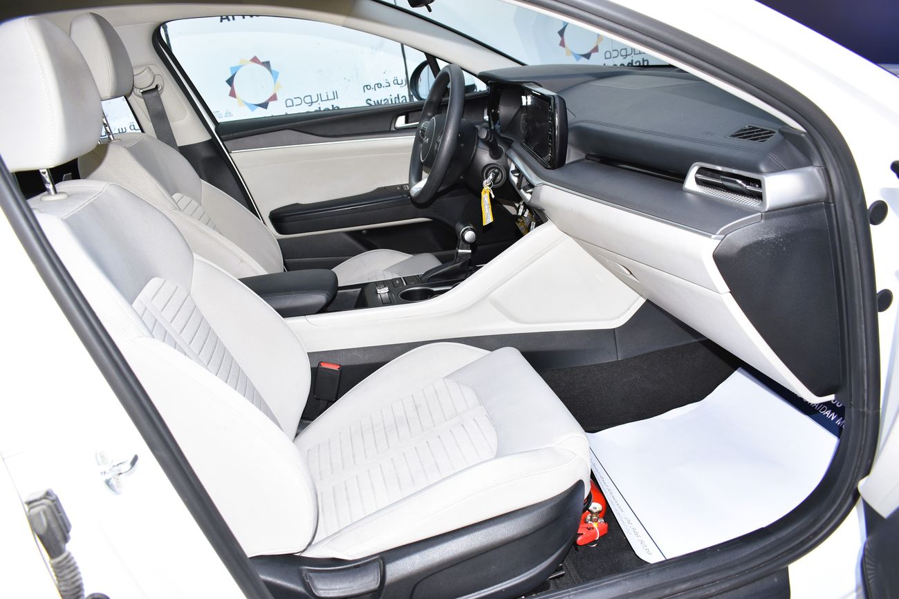 Kia K5 AED 1199 PM | 2.0L STD GCC DEALER WARRANTY