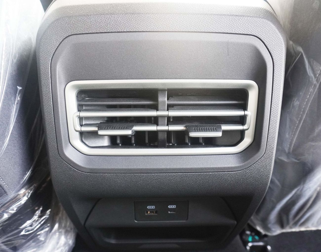 Rely R8 COMFORT 4x4 2.4L M/T 2026 MODEL