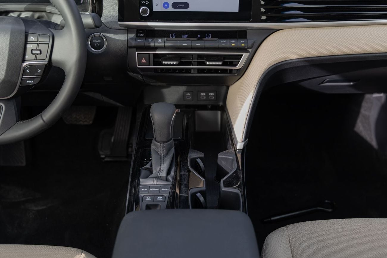 Toyota Camry Toyota Camry LE 2.5 L | Hybrid | White | Panoramic Sunroof | Electric Chair | 2026 GCC Specs