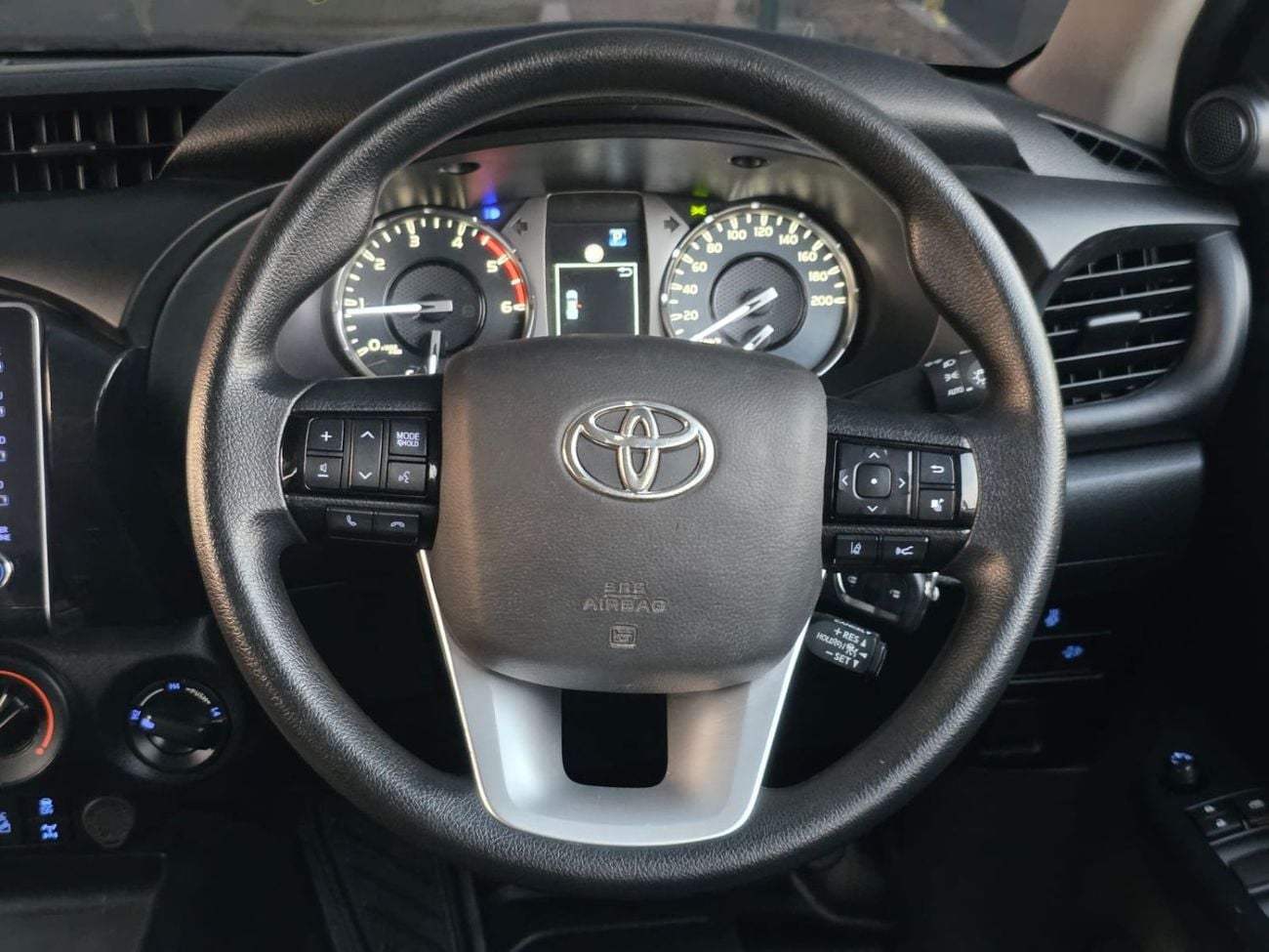 Toyota Hilux DOUBLE CABIN | RHD | 2.8 DIESEL ENGINE | 4WD | AT