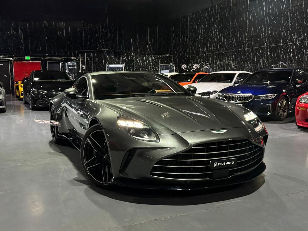 Aston Martin Vantage Standard V8