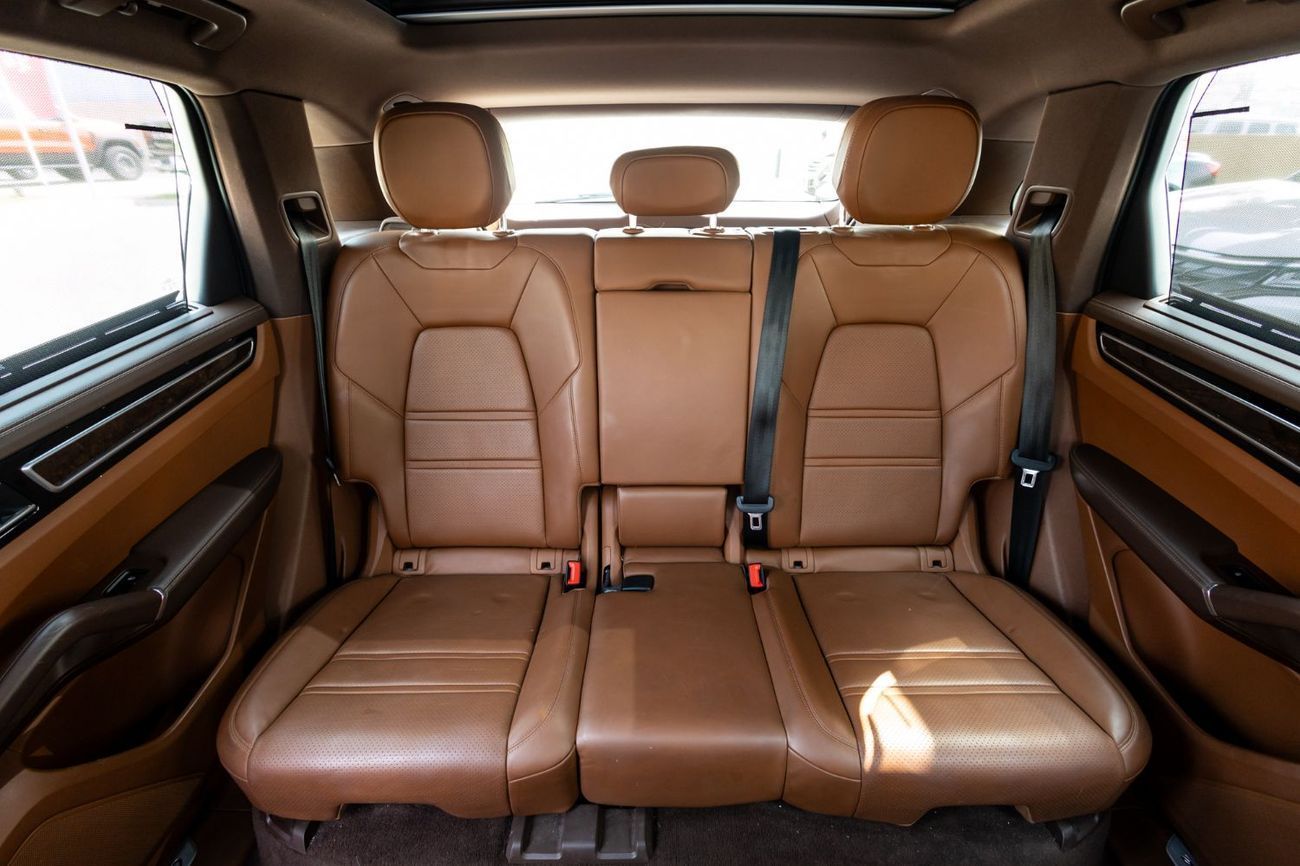 Porsche Cayenne Std 3.0L (340 HP)