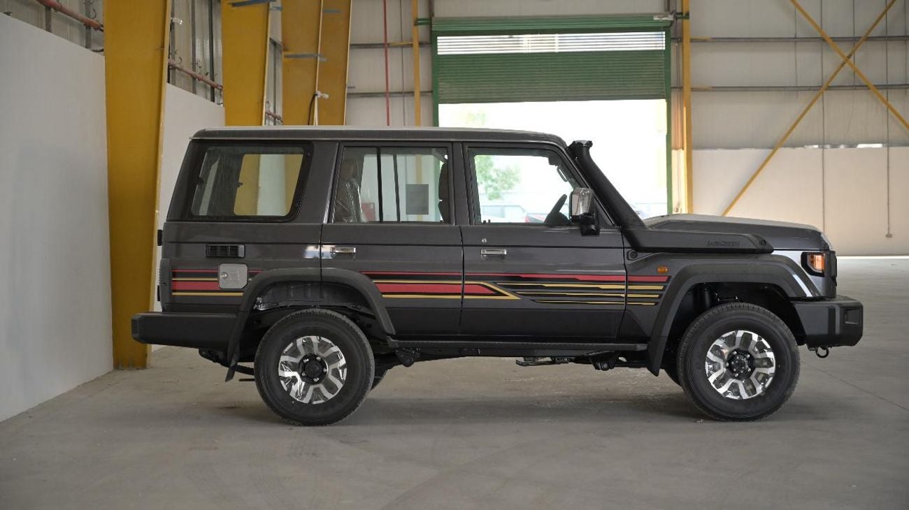 تويوتا لاند كروزر 70 Toyota hard top LC76 4.0 AT 2025 mid option