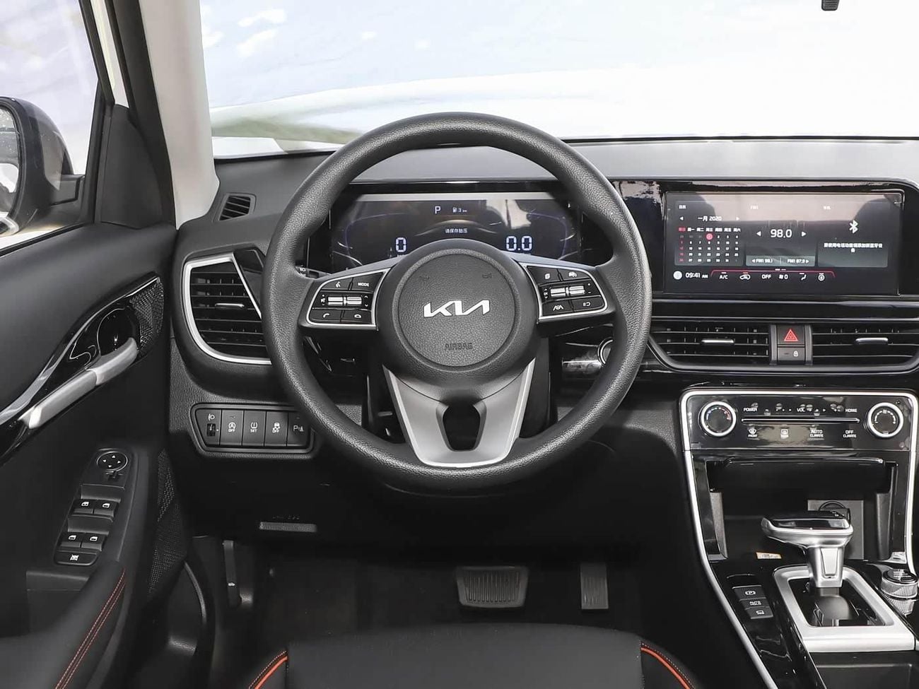 Kia Seltos Kia Seltos Premium 1.5L - White & Black Inside Black
