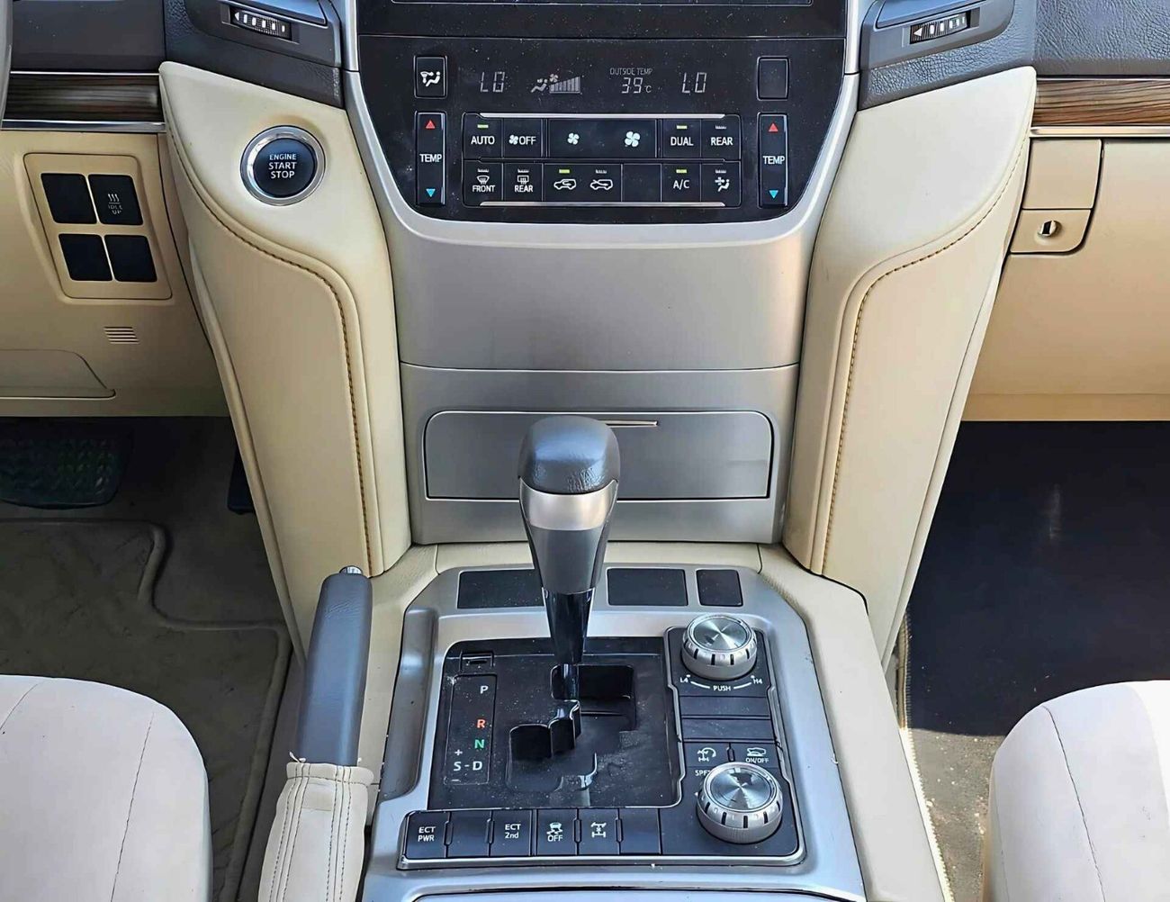 تويوتا لاند كروزر / GXR 4.5L / V8 / DIESEL /LOT#7663