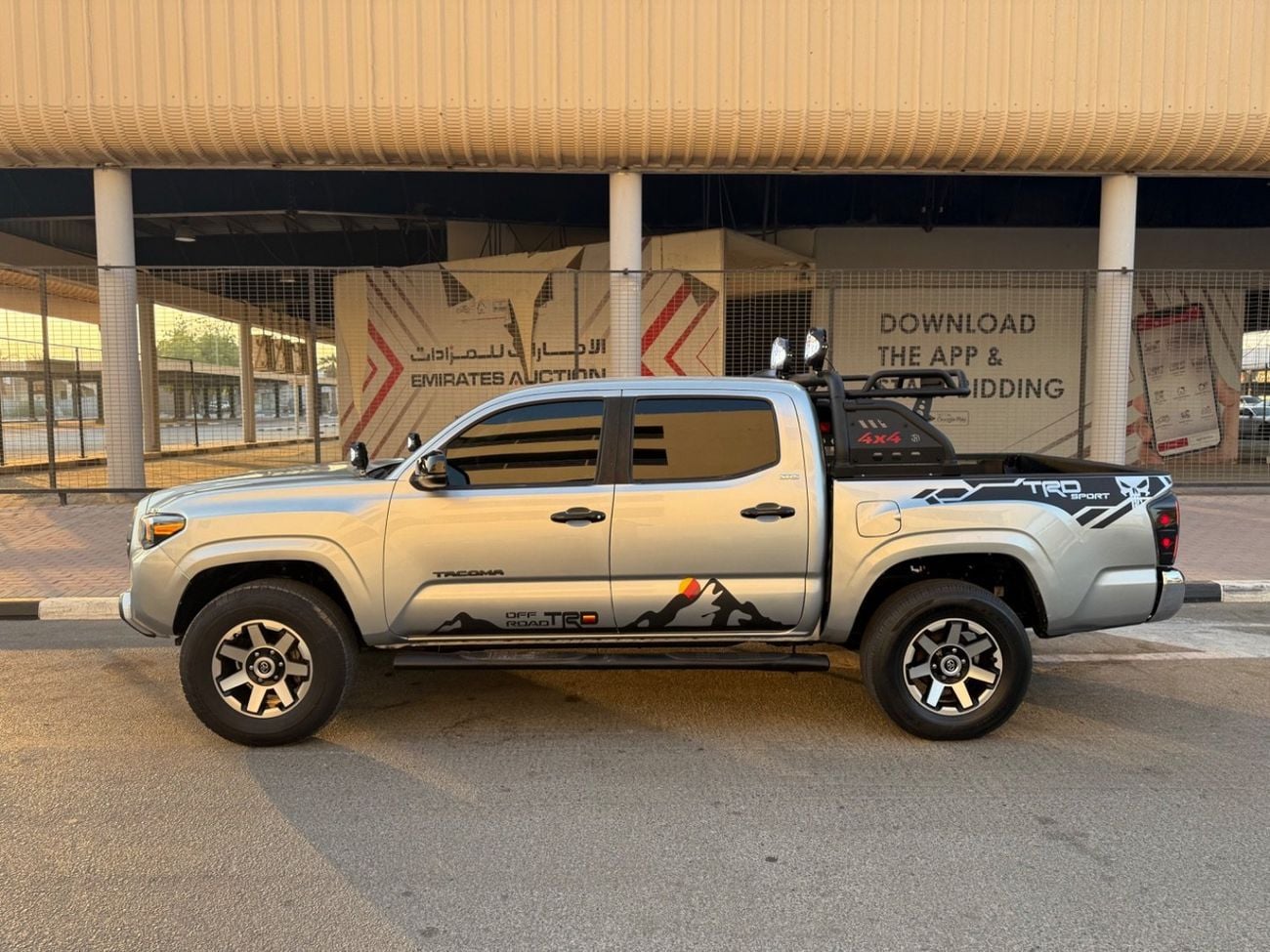 Toyota Tacoma SR5 (NON GCC) 2019 TRD SPORT 2.7 MID OPTION USA SPEC