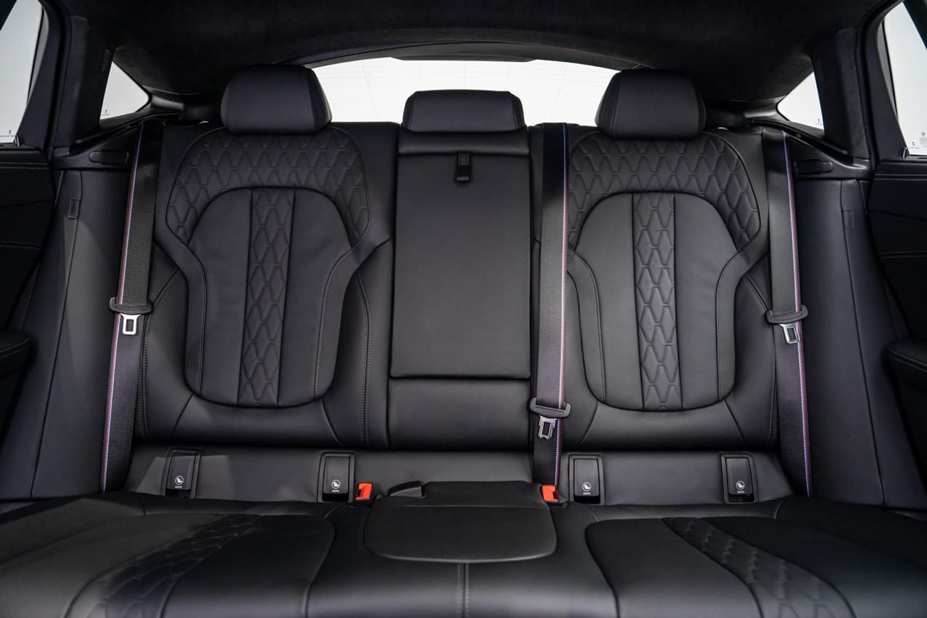 BMW X6 M60i