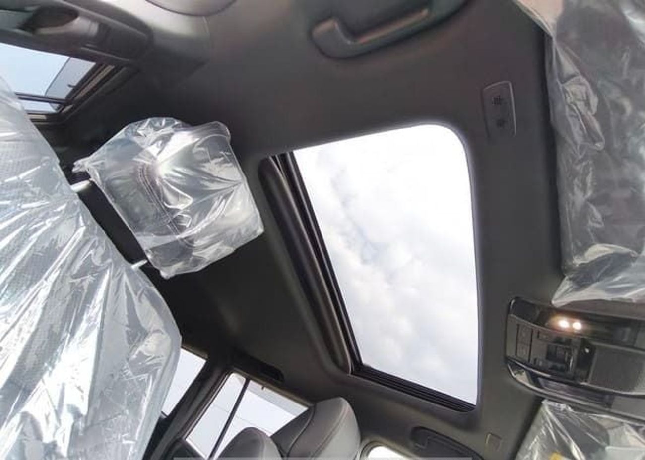 تويوتا لاند كروزر TOYOTA LAND CRUISER SUV RHD 2025 MODEL 2.6 L PETROL AUTOMATIC(PM21726)