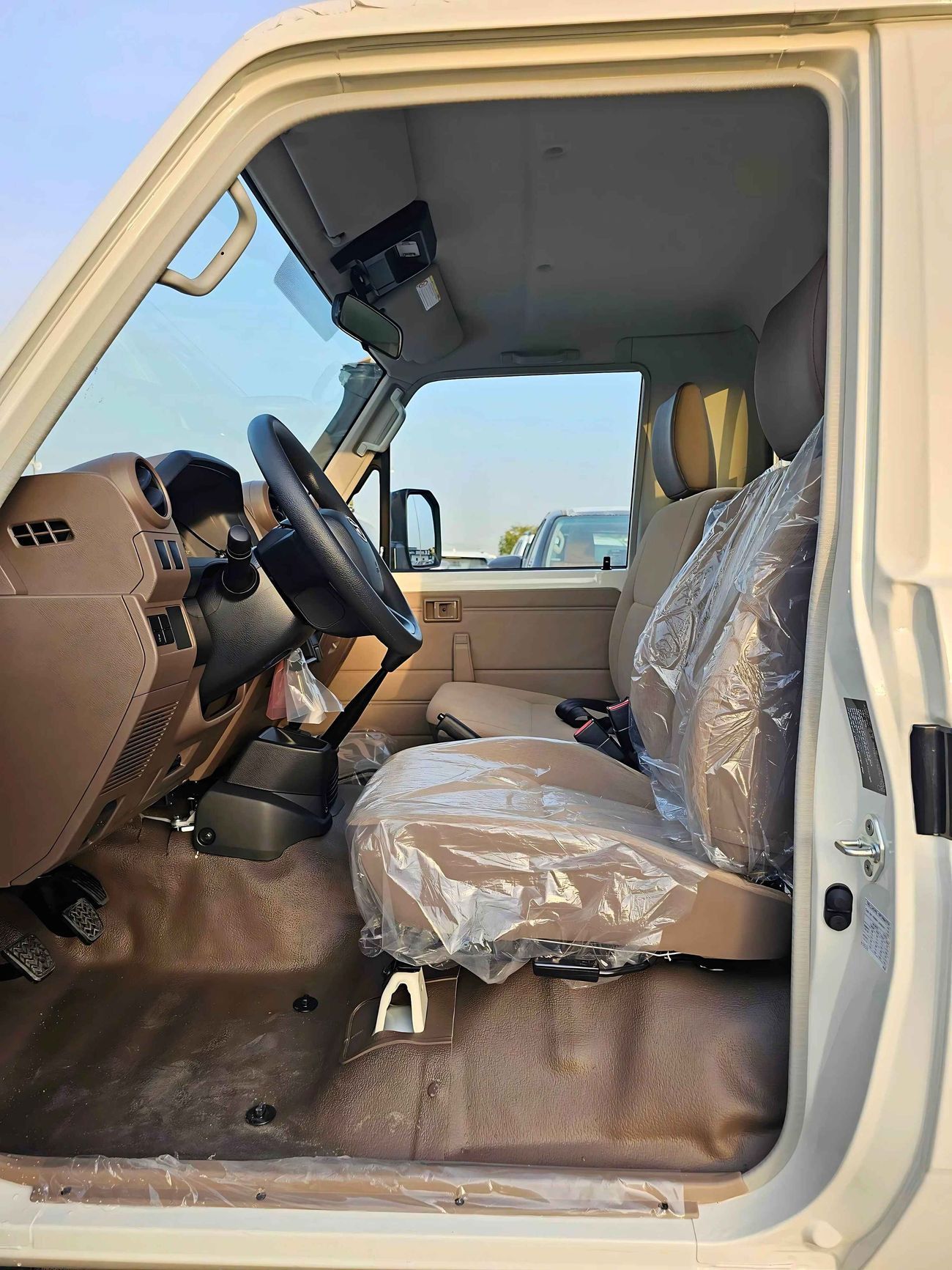 تويوتا لاند كروزر بيك آب LC79 / SINGAL CABIN / M/T / 2.8L V4 DIESEL / SNORKEL / 4WD (CODE # STD-E)