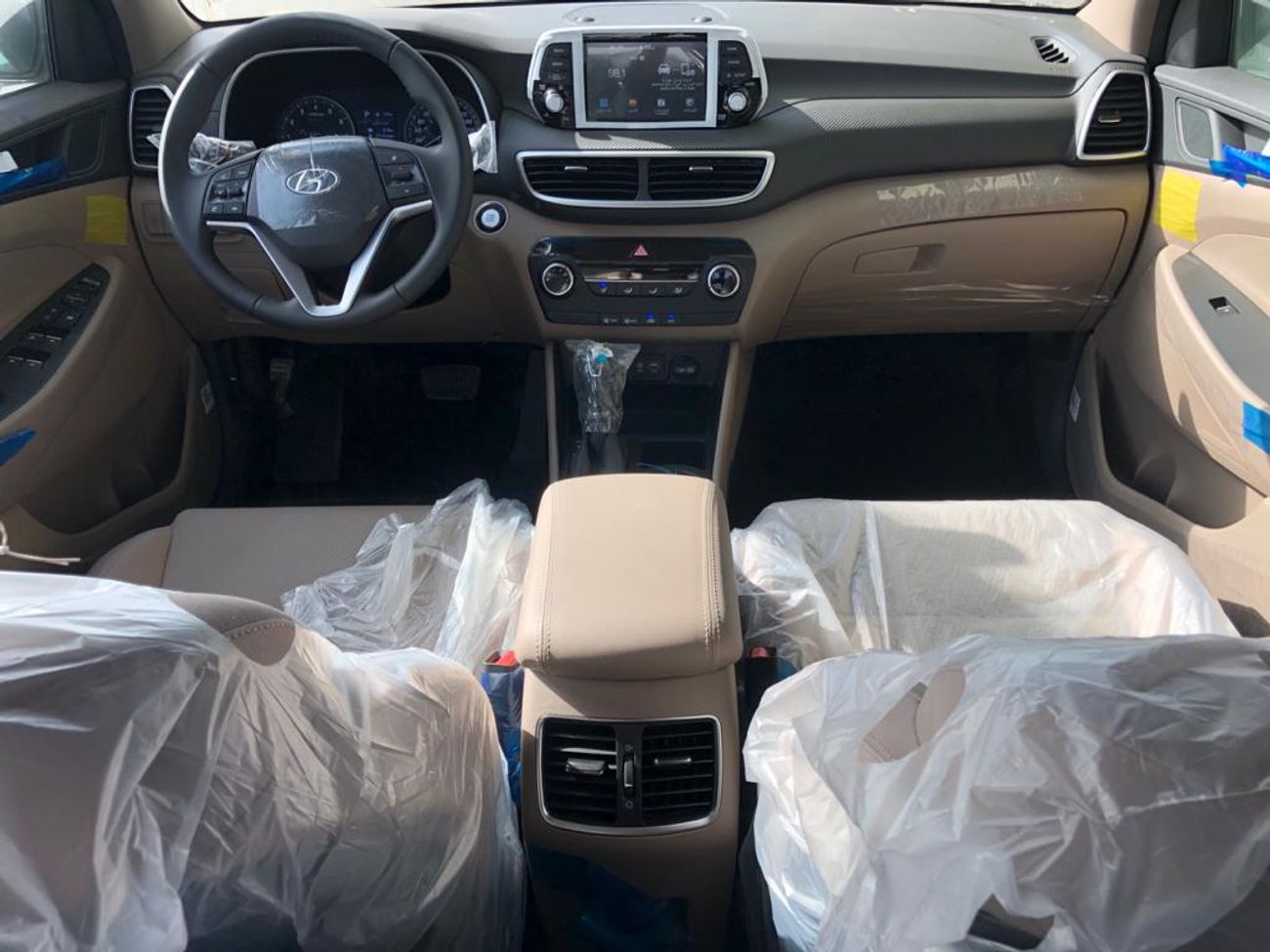 Hyundai Tucson 2.0L, Down Brake, 18'' Tire, Remote engine start, DVD, Push Start, Wireless Charger, LOT-HTW2