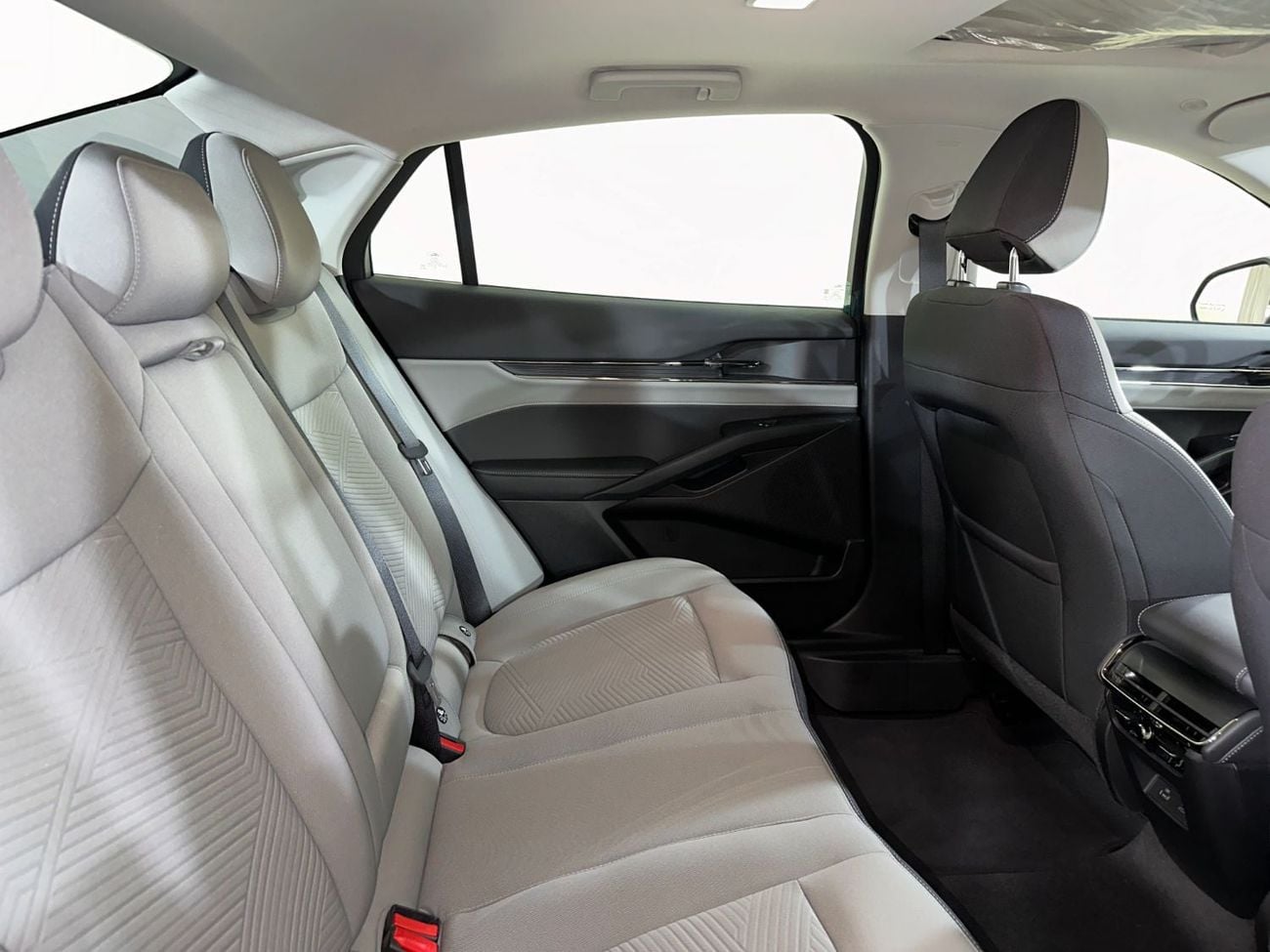 Ford Taurus AMBIENTE TPC1223 /AL TAYER MOTORS/ AL QOUZ SHOWROOMO