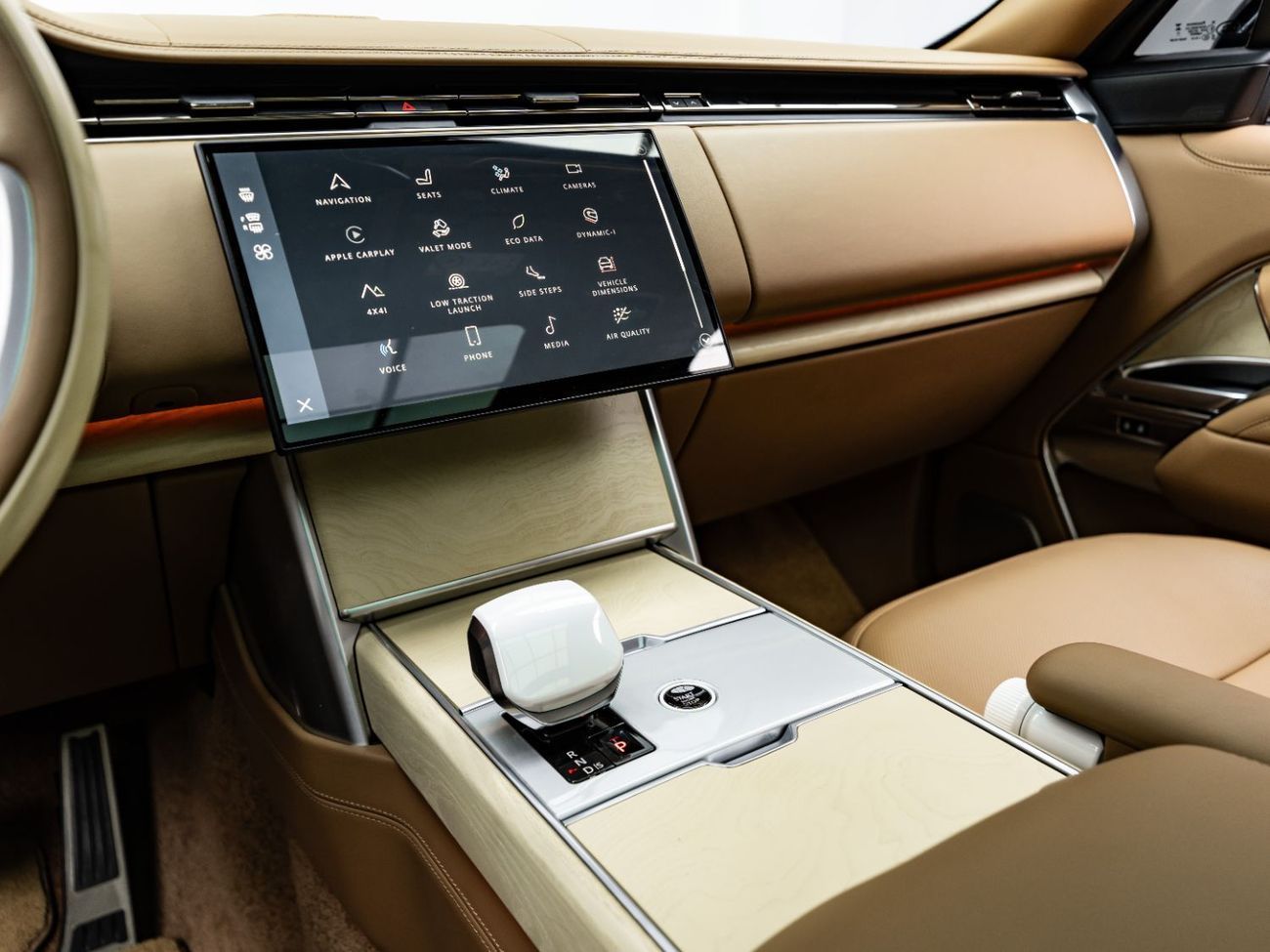 Land Rover Range Rover LWB SV P615 4.4L 2024 Range Rover Vogue SV, 2029 Al Tayer Warranty, Full Service History, Low KMs