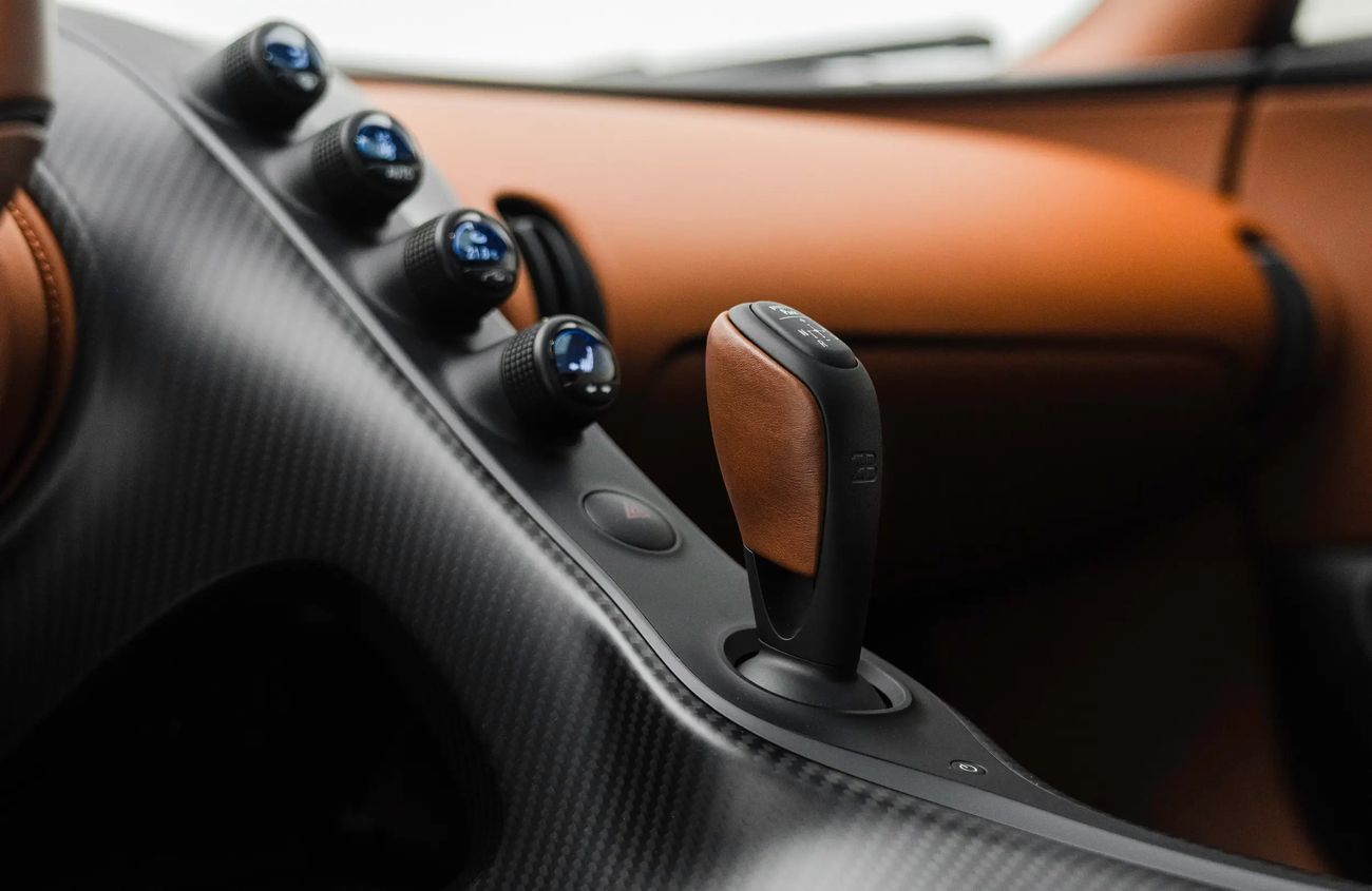 بوغاتي شيرون 8.0L W16 Quad-Turbocharged Engine