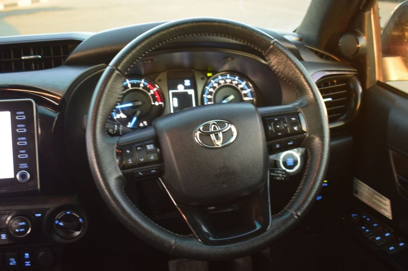 Toyota Hilux DIESEL HILUX ROGUE ,2.8L ,RIGHT HAND HAND DRIVE ,AUTO TRANSMISSION