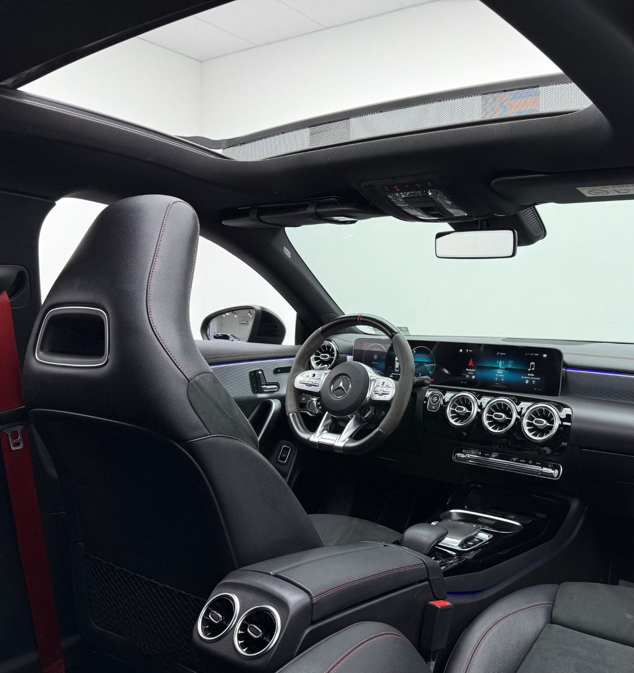 Mercedes-Benz CLA 35 AMG 4MATIC 2020 Mercedes Benz CLA35 AMG 4MATIC, Warranty, Full MB Service History, Excellent Condition,