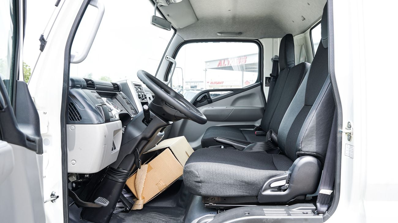 Mitsubishi Canter Van