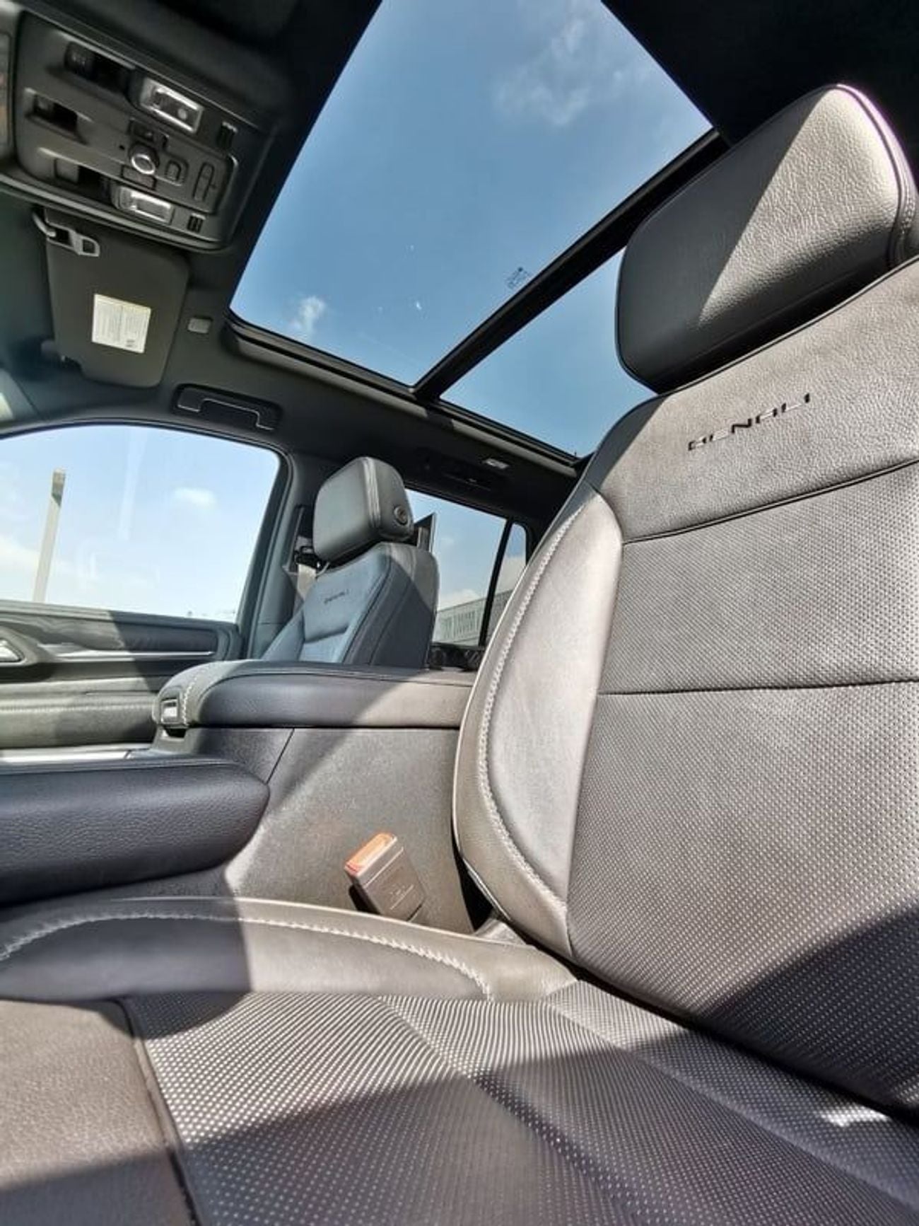 GMC Yukon GMC Denali Diesel - 2022 - Dark Blue