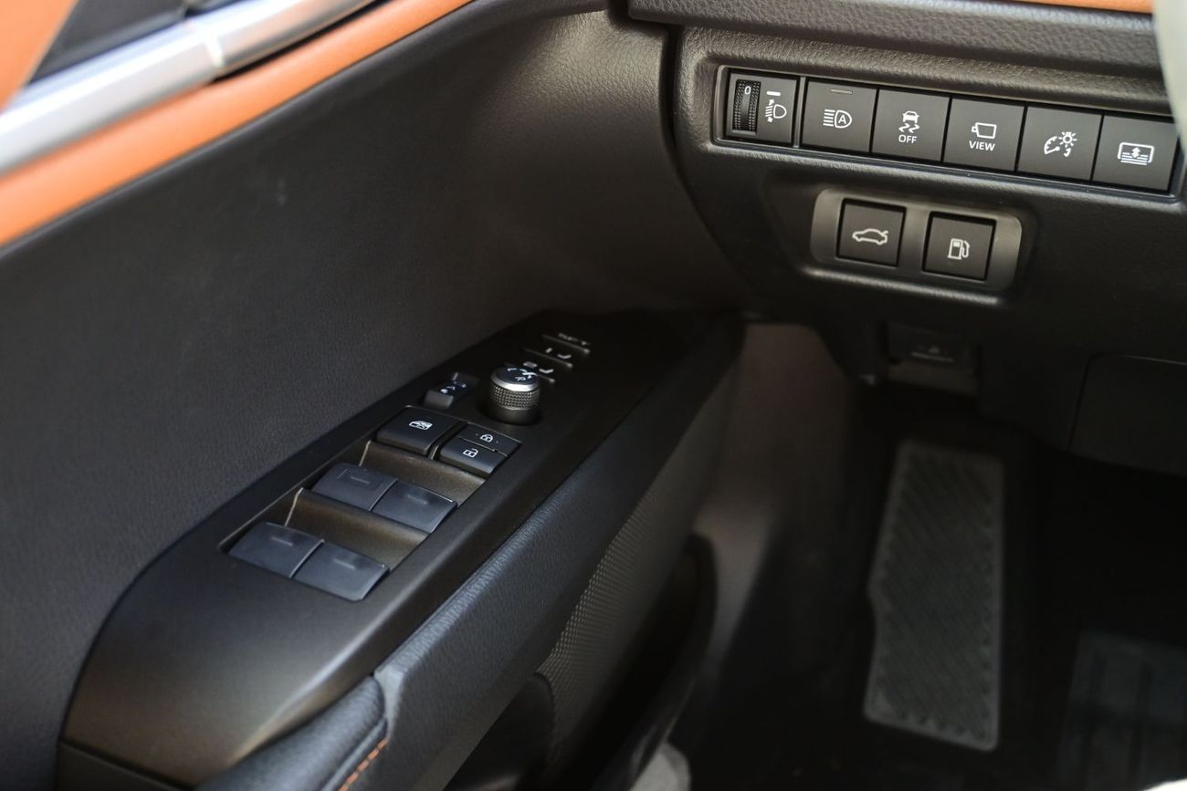 تويوتا كامري Toyota Camry Limited 2.5L Hybrid, Model 2025, Color White