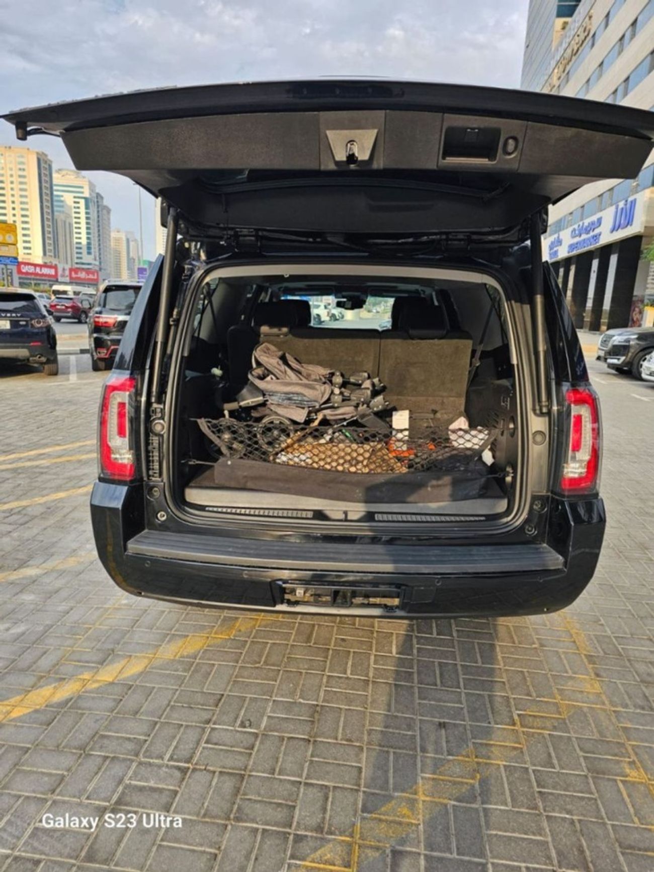 GMC Yukon XL SLT 5.3L 4WD (8 Seater)