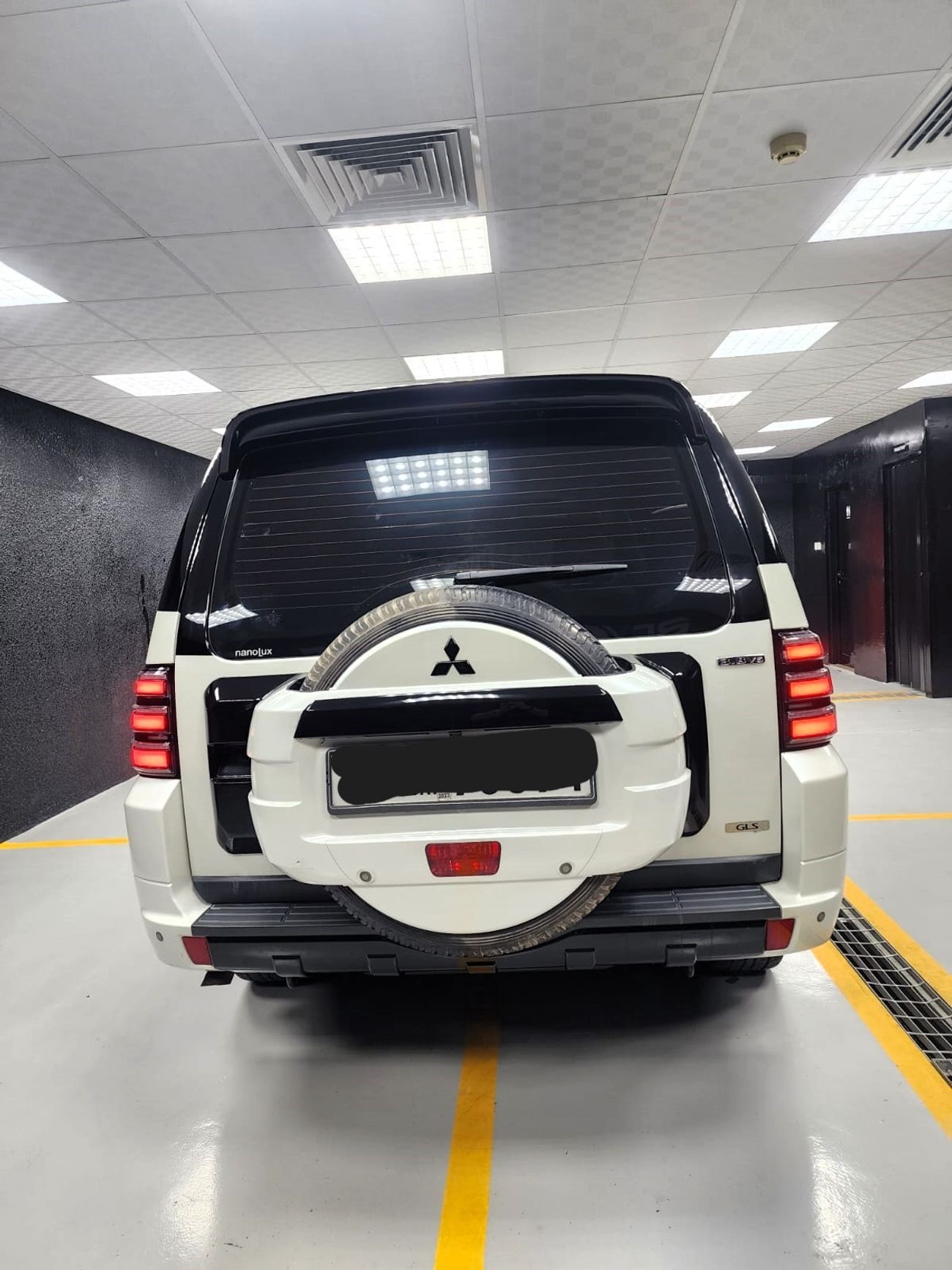 Mitsubishi Pajero GLS Highline 3.8L (243 HP)