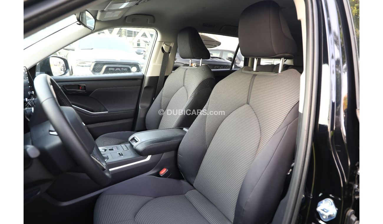 Toyota Highlander 2021 Toyota Highlander 4X4 2.5 LE Hybrid A/T - Black inside black