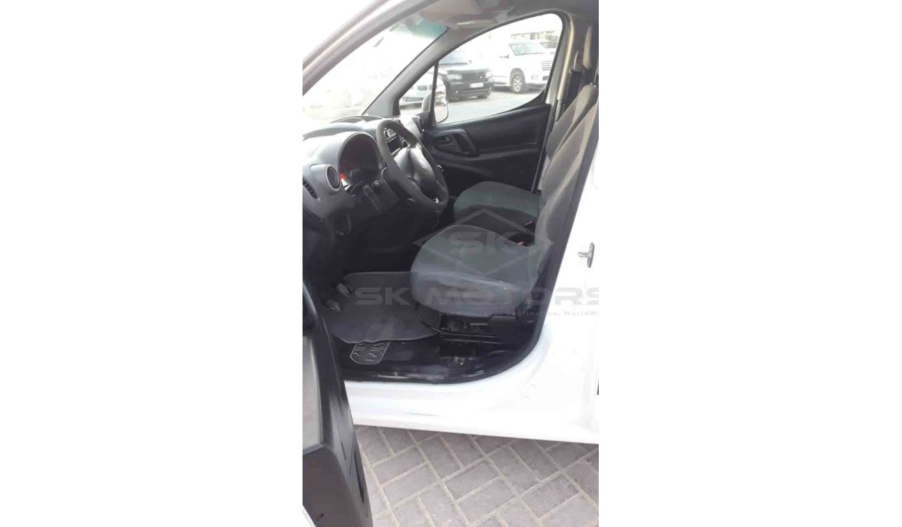 بيجو بارتنر 1.6L, 15" Tyres, Xenon Headlights, Airbags, Manual Gear Box, Front A/C (LOT # 6016)