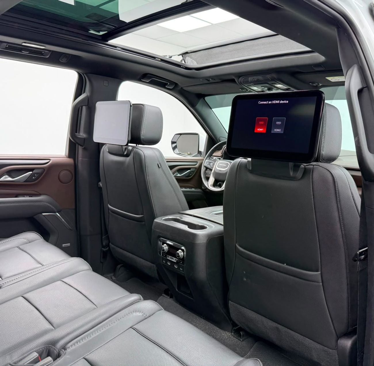 GMC Yukon 2022 GMC Yukon Denali, GMC Service History, 1 Year Warranty, Excellent Condition, GCC
