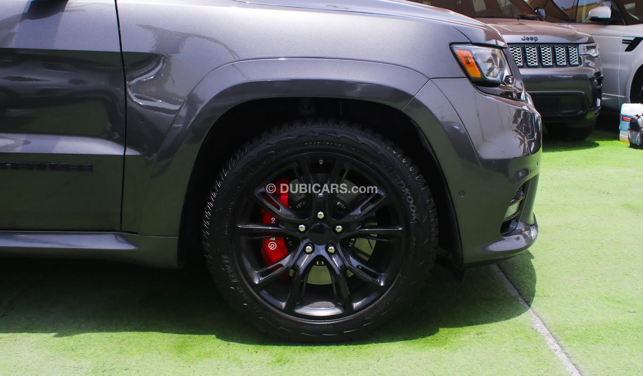 جيب جراند شيروكي SRT