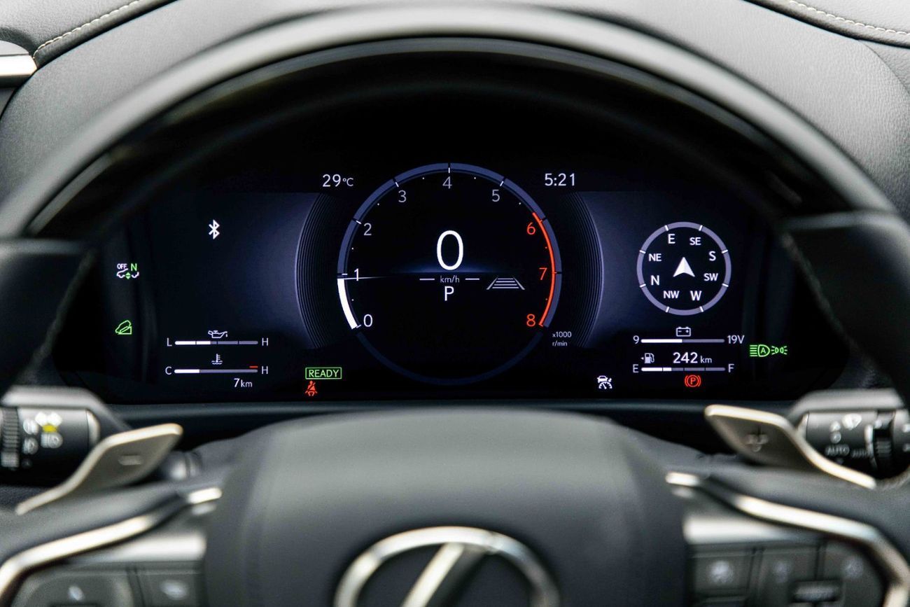 Lexus LX 700h Signature 3.5L - Green Inside Crimson | Export Only