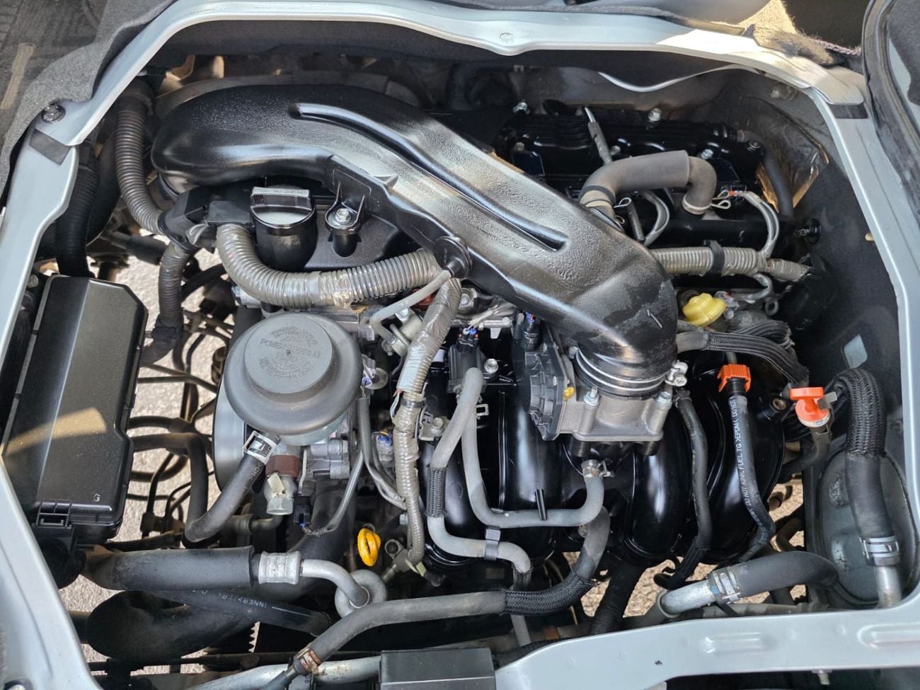 Toyota Hiace TOYOTA HIACE VAN RHD 2006 MODEL 2.0 L PETROL AUTOMATIC(PM36387)