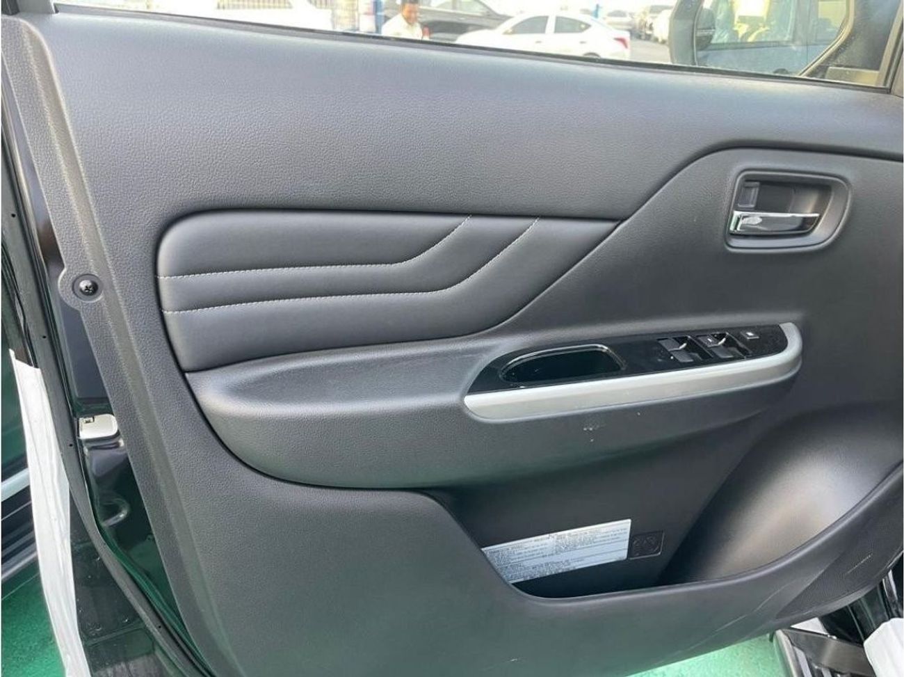 Mitsubishi L200 sportero  deseil  4x4  full   option automatic