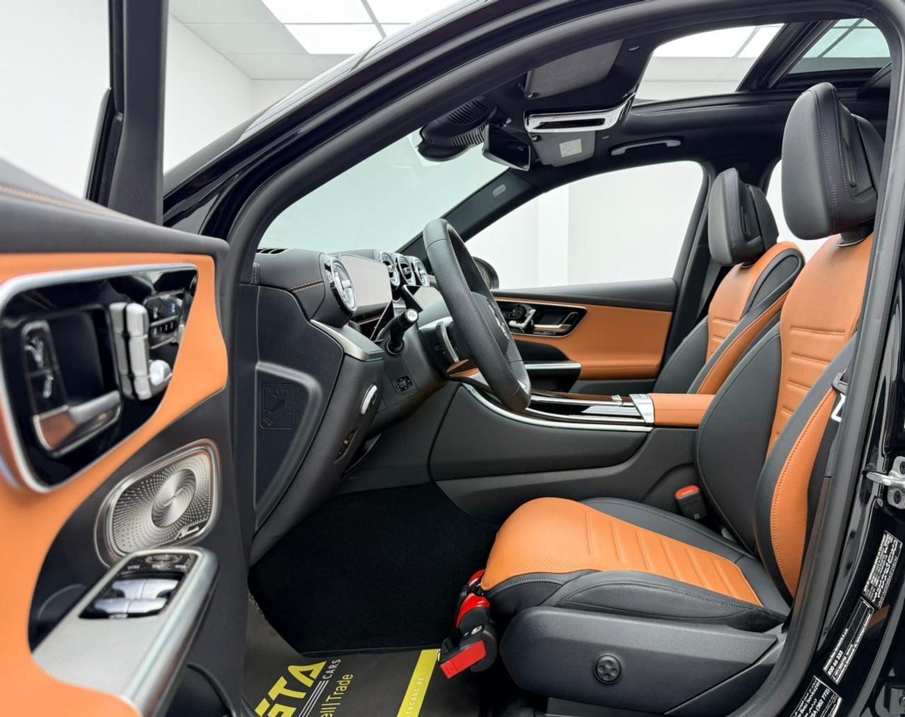 Mercedes-Benz GLC 200 2025 Mercedes Benz GLC200 Premium Plus, 5 Years MB Warranty, Very Low Km, Fully Loaded, GCC