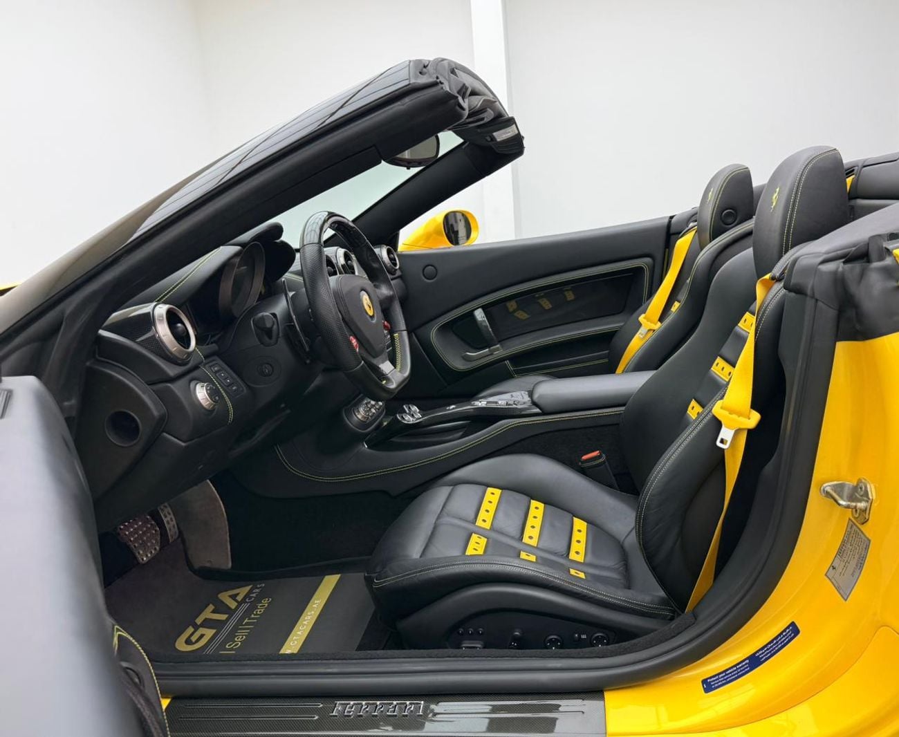 Ferrari California STD 2013 Ferrari California, Full Service History, Excellent Condition, GCC Specs