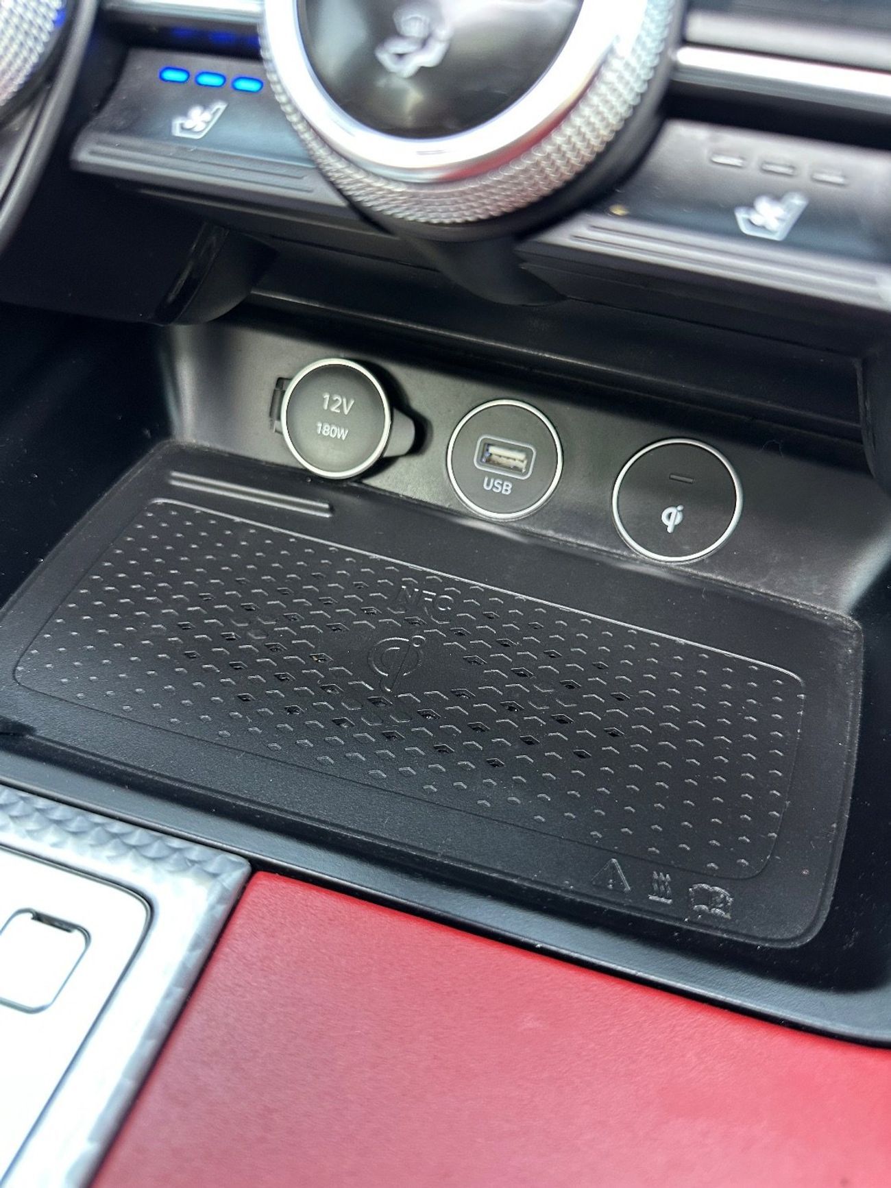 Genesis G70 Premium 3.3L AWD