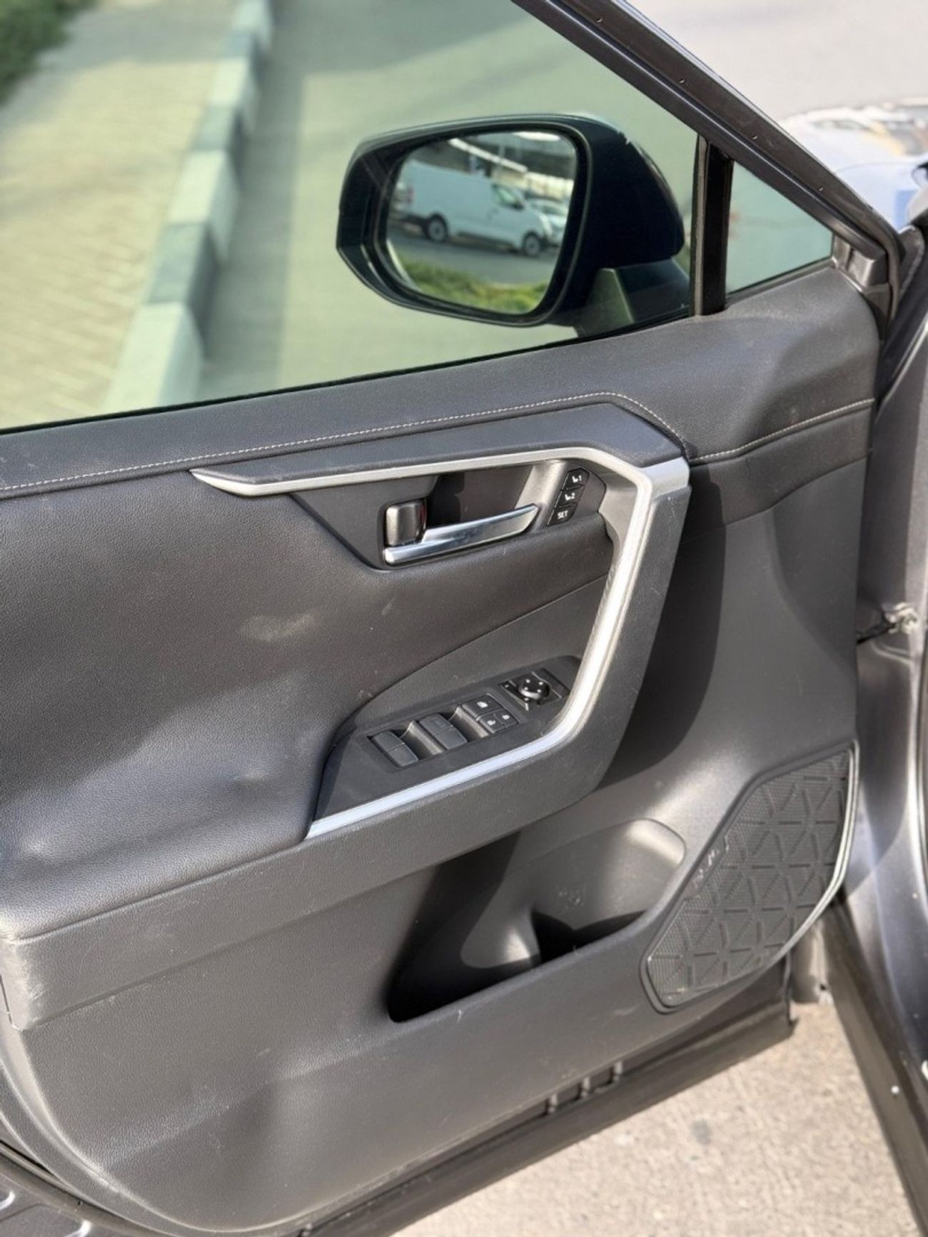 Toyota RAV4 LTD 2.5L Hybrid Limited Panoramic, 360 camera full Option