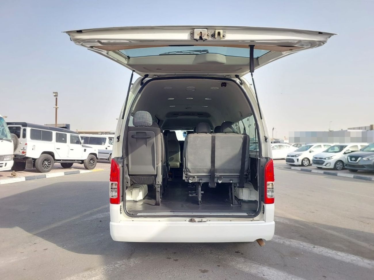 تويوتا هاياس TOYOTA HIACE COMMUTER VAN RHD 2017 MODEL 2.7 L PETROL AUTOMATIC(PM83742)