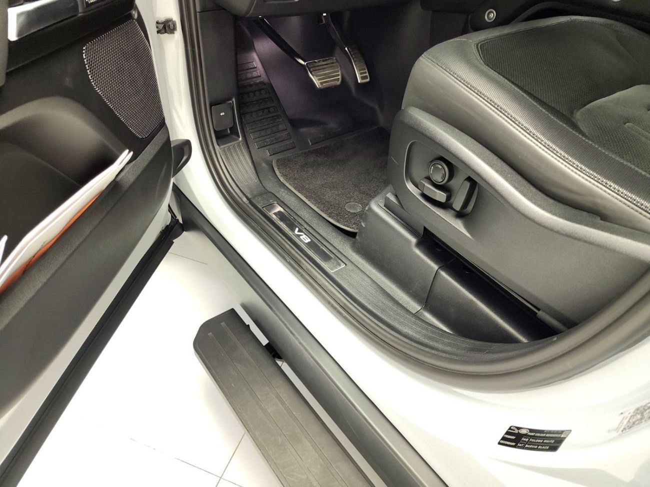 Land Rover Defender 110 X P525 5.0L