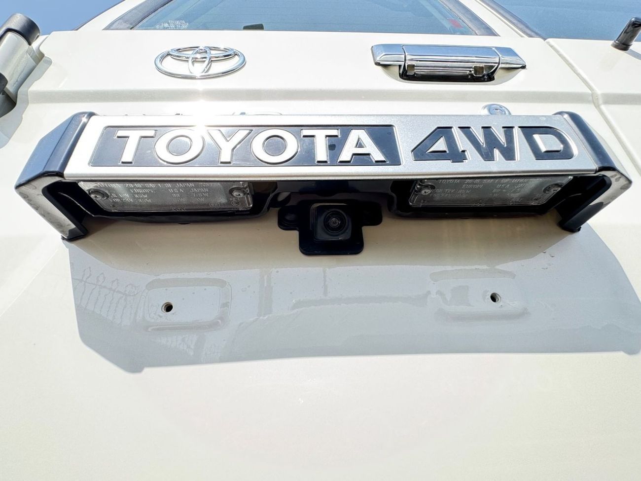 Toyota Land Cruiser TOYOTA LC76 5DOOR 4.0L PTR GCC A/T F/O WHITE 2025