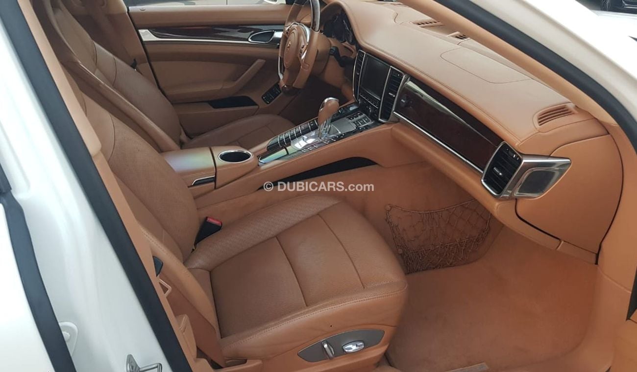 بورش باناميرا موديل 2011 خليجي حاله ممتازه من الداخل والخارج فل مواصفات كراسي جلد ومثبت سرعه وتحكم كهربي كامل ونظا