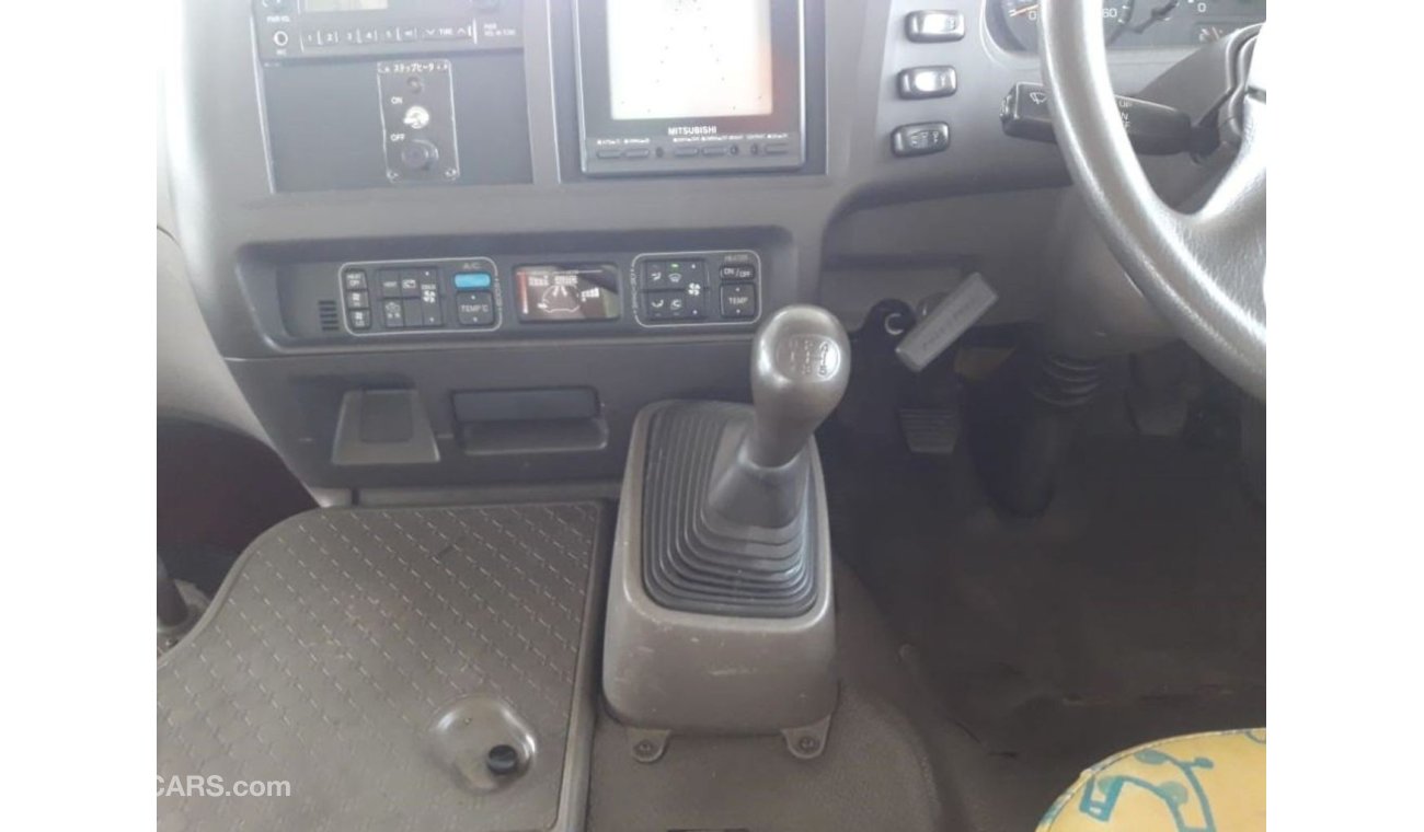 ميتسوبيشي روزا Mitsubishi Rosa RIGHT HAND DRIVE (Stock no PM 685 )