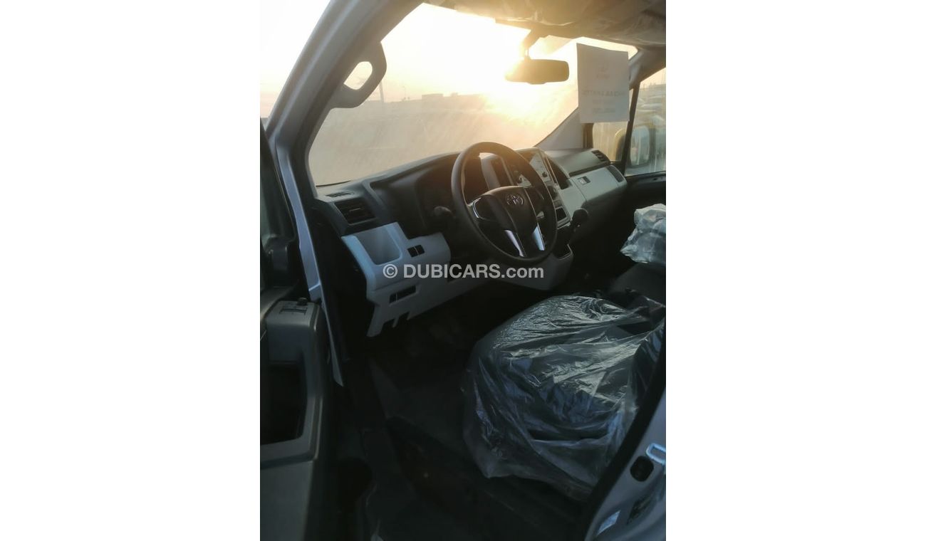 Toyota Hiace 2.8 L diesel  Cargo van